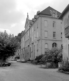 Vue de trois-quarts du bâtiment D. © Région Bourgogne-Franche-Comté, Inventaire du patrimoine