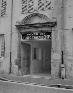 Façade sur la rue Sébile, portail droit. © Région Bourgogne-Franche-Comté, Inventaire du patrimoine
