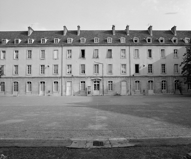 Façade postérieure sur la cour. © Région Bourgogne-Franche-Comté, Inventaire du patrimoine