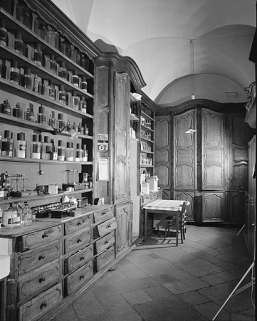 Pharmacie, première salle, vue générale. © Région Bourgogne-Franche-Comté, Inventaire du patrimoine