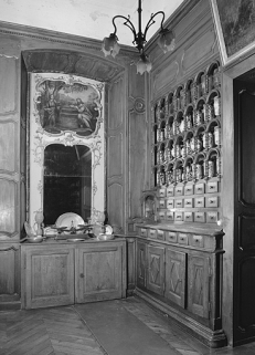 Pharmacie, deuxième salle, détail. © Région Bourgogne-Franche-Comté, Inventaire du patrimoine