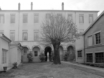 Bâtiment annexe, façade sur la cour. © Région Bourgogne-Franche-Comté, Inventaire du patrimoine