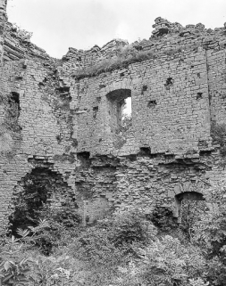 Vue intérieure du donjon : détail. © Région Bourgogne-Franche-Comté, Inventaire du patrimoine