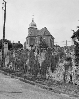Chevet et façade latérale droite. © Région Bourgogne-Franche-Comté, Inventaire du patrimoine