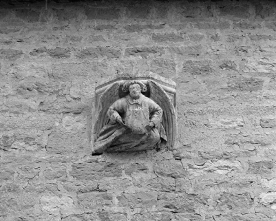 Façade antérieure : console gauche. © Région Bourgogne-Franche-Comté, Inventaire du patrimoine