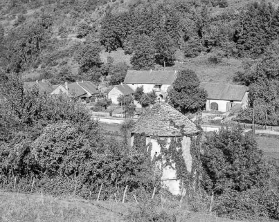 Vue depuis l'ouest © Région Bourgogne-Franche-Comté, Inventaire du patrimoine