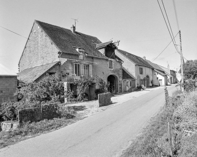 Vue générale de trois quarts. © Région Bourgogne-Franche-Comté, Inventaire du patrimoine