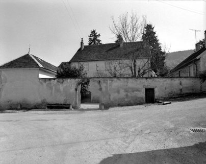 Vue générale depuis la rue. © Région Bourgogne-Franche-Comté, Inventaire du patrimoine