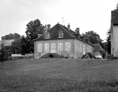 Façade droite du logis. © Région Bourgogne-Franche-Comté, Inventaire du patrimoine