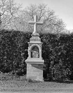 Croix après restauration : de face. © Région Bourgogne-Franche-Comté, Inventaire du patrimoine Croix après restauration : de face. © Région Bourgogne-Franche-Comté, Inventaire du patrimoine