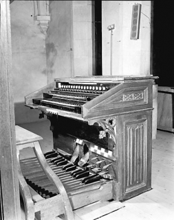 Console vue de trois quarts droit. © Région Bourgogne-Franche-Comté, Inventaire du Patrimoine