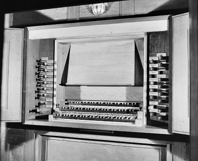 Console vue de trois quarts droit. © Région Bourgogne-Franche-Comté, Inventaire du patrimoine