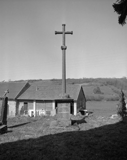 La croix du cimetière, vue de face. © Région Bourgogne-Franche-Comté, Inventaire du patrimoine
