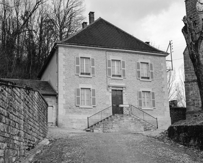 Façade antérieure, vue de face. © Région Bourgogne-Franche-Comté, Inventaire du patrimoine Façade antérieure, vue de face. © Région Bourgogne-Franche-Comté, Inventaire du patrimoine