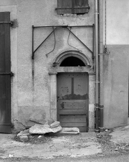 Porte d'entrée d'une maison. © Région Bourgogne-Franche-Comté, Inventaire du patrimoine