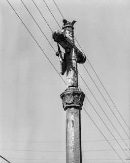 Partie supérieure vue de trois quarts arrière. © Région Bourgogne-Franche-Comté, Inventaire du patrimoine