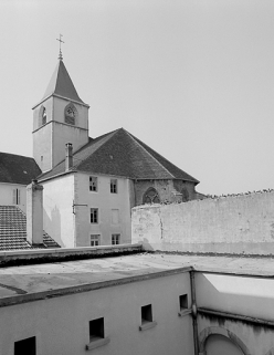 Eglise, vue générale du chevet et du clocher. © Région Bourgogne-Franche-Comté, Inventaire du patrimoine