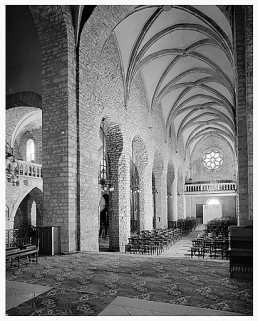 Eglise Saint-Désiré. Vaisseau central vu depuis le transept. © Région Bourgogne-Franche-Comté, Inventaire du patrimoine