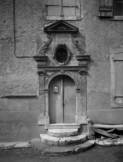 Détail du portail d'entrée. © Région Bourgogne-Franche-Comté, Inventaire du patrimoine