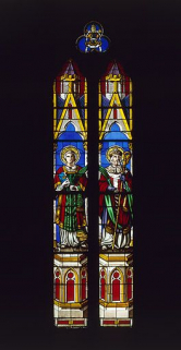 Baie 1 : saint Férréol et saint Ferjeux (?) ; armoiries surmontées de la tiare papale au tympan. © Région Bourgogne-Franche-Comté, Inventaire du patrimoine