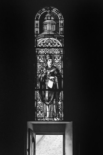 Baie 14 : saint évêque (Grégoire le Grand ?). © Région Bourgogne-Franche-Comté, Inventaire du patrimoine