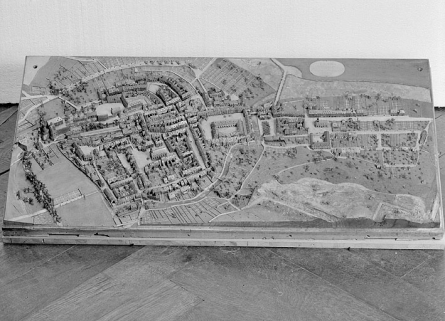 Vue d'ensemble, côté nord, 1823-1826. Extrait du plan-relief de 1823-1826, par R.G.I. Wild, échelle 1:1000 (conservé au Musée historique du Vieux Montbéliard). © Région Bourgogne-Franche-Comté, Inventaire du patrimoine Vue d'ensemble, côté nord, 1823-1826. Extrait du plan-relief de 1823-1826, par R.G.I. Wild, échelle 1:1000 (conservé au Musée historique du Vieux Montbéliard). © Région Bourgogne-Franche-Comté, Inventaire du patrimoine