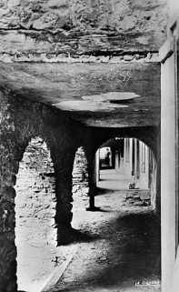 Passage couvert le long du canal de la Schliffe, années 1940-1950. © Région Bourgogne-Franche-Comté, Inventaire du patrimoine Passage couvert le long du canal de la Schliffe, années 1940-1950. © Région Bourgogne-Franche-Comté, Inventaire du patrimoine