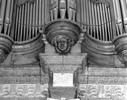 Culot central du positif, vue de face. © Région Bourgogne-Franche-Comté, Inventaire du patrimoine