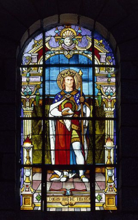Saint Louis, roi de France : baie 3 réalisée par l'atelier Vve J. Beyer et fils aîné à la fin du 19e siècle ou au début du 20e (grand personnage debout dans un encadrement d'architecture de style Renaissance). © Région Bourgogne-Franche-Comté, Inventaire du patrimoine