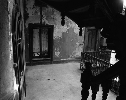 Vue du palier du 1er étage depuis l'escalier conduisant au grenier. © Région Bourgogne-Franche-Comté, Inventaire du patrimoine