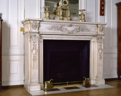 Troisième cheminée au deuxième étage. © Région Bourgogne-Franche-Comté, Inventaire du patrimoine