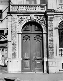 Banque. Façade principale, porte cochère. © Région Bourgogne-Franche-Comté, Inventaire du patrimoine