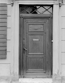 Maison 18, rue Viette. Porte. Vers 1840-1850. © Région Bourgogne-Franche-Comté, Inventaire du patrimoine