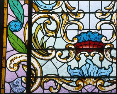 Détail : signature en angle Beyer Jeune. © Région Bourgogne-Franche-Comté, Inventaire du patrimoine