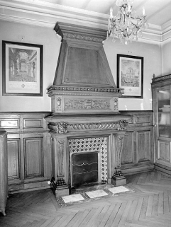 Banque. Cheminée au premier étage. © Région Bourgogne-Franche-Comté, Inventaire du patrimoine