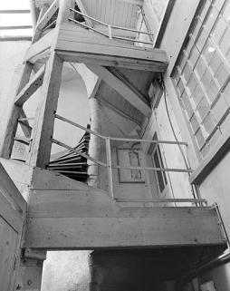 Maison 53, rue Georges-Clémenceau. Escalier. 16e ou 17e siècle. © Région Bourgogne-Franche-Comté, Inventaire du patrimoine