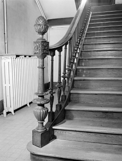Banque. Escalier. © Région Bourgogne-Franche-Comté, Inventaire du patrimoine