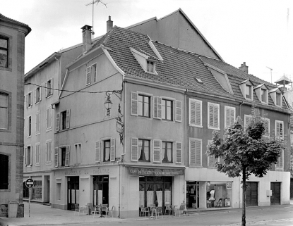 Maison 6, place Saint-Martin. 16e siècle, restaurée par la suite. © Région Bourgogne-Franche-Comté, Inventaire du patrimoine