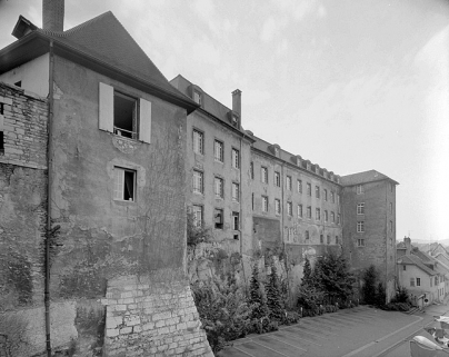 Façade nord et tour du Puits au fond. © Région Bourgogne-Franche-Comté, Inventaire du patrimoine