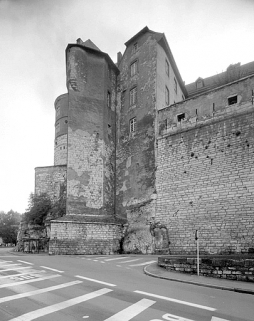 Tour en éperon et aile en retour du corps de logis principal. © Région Bourgogne-Franche-Comté, Inventaire du patrimoine