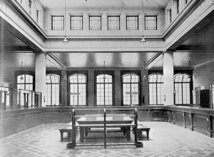 Hall de la banque [au premier étage du nouveau bâtiment], 1934. © Région Bourgogne-Franche-Comté, Inventaire du patrimoine