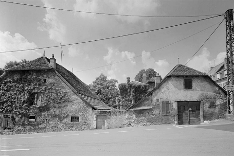 Maison 17, rue Saint-Georges. Façades sur la place Saint-Georges. Fin 18e ou début 19e siècle. © Région Bourgogne-Franche-Comté, Inventaire du patrimoine