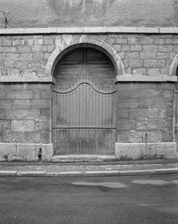 Porte extérieure © Région Bourgogne-Franche-Comté, Inventaire du patrimoine