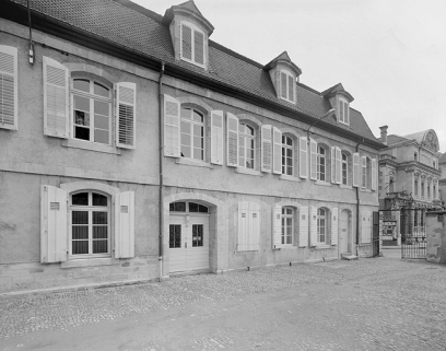 Façade sur cour de l'aile en retour. © Région Bourgogne-Franche-Comté, Inventaire du patrimoine