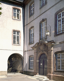 Portail du corps de bâtiment principal et grille d'après Messagier. © Région Bourgogne-Franche-Comté, Inventaire du patrimoine