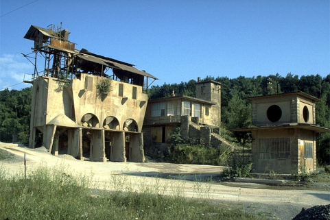 Poste de lavage (C), poste de surveillance (D) et ancien bâtiment de la bascule (E). © Région Bourgogne-Franche-Comté, Inventaire du patrimoine
