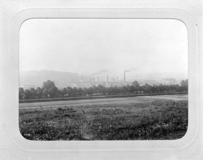 Vue d'ensemble de la Forge Neuve depuis le nord, à la fin du 19e siècle. © Région Bourgogne-Franche-Comté, Inventaire du patrimoine Vue d'ensemble de la Forge Neuve depuis le nord, à la fin du 19e siècle. © Région Bourgogne-Franche-Comté, Inventaire du patrimoine
