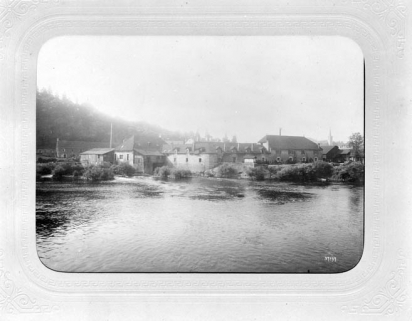 La Vieille Forge vue de la Forge Neuve, à la fin du 19e siècle. © Région Bourgogne-Franche-Comté, Inventaire du patrimoine La Vieille Forge vue de la Forge Neuve, à la fin du 19e siècle. © Région Bourgogne-Franche-Comté, Inventaire du patrimoine
