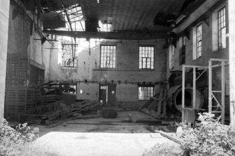 Forge Neuve. Centrale électrique : intérieur de la salle des machines H (ancien bâtiment du haut-fourneau). © Région Bourgogne-Franche-Comté, Inventaire du patrimoine Forge Neuve. Centrale électrique : intérieur de la salle des machines H (ancien bâtiment du haut-fourneau). © Région Bourgogne-Franche-Comté, Inventaire du patrimoine