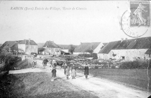 Rahon (Jura). Entrée du Village, Route de Chemin. © Région Bourgogne-Franche-Comté, Inventaire du patrimoine